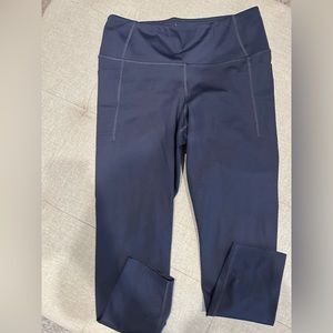 Navy 7/8 length leggings with pockets